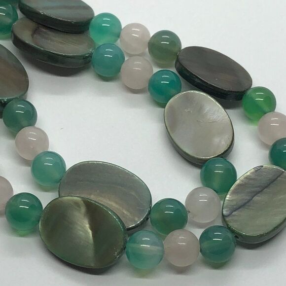 Unique Green Stone Gemstone Beaded Necklace with Sterling Silver Clasp - Picture 9 of 10